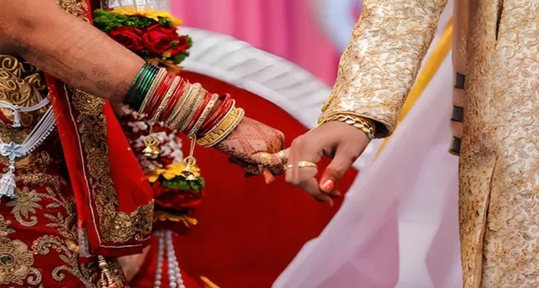 ప్రియురాలి పెళ్లిని నిలిపివేసిన ప్రియుడు