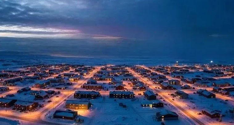 అలస్కా నగరంలో 64 రోజులుగా చీకటి.. సూర్యోదయం కోసం ఎదురుచూపు
