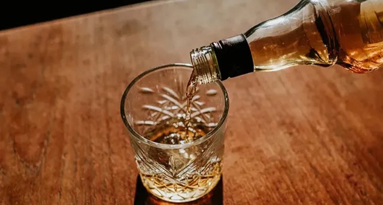 ఒక్కసారిగా మద్యం మానేస్తే ప్రమాదమేనా?