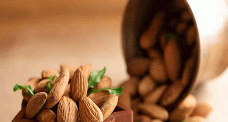 వీరు బాదం అధికంగా తీసుకుంటే డేంజర్!