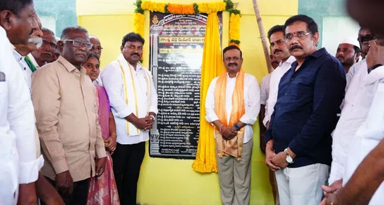 అభివృద్ధికి, సంక్షేమానికి ప్రాధాన్యత