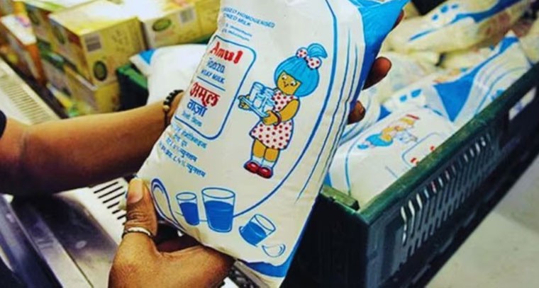 అమూల్ పాల ధరలు తగ్గింపు