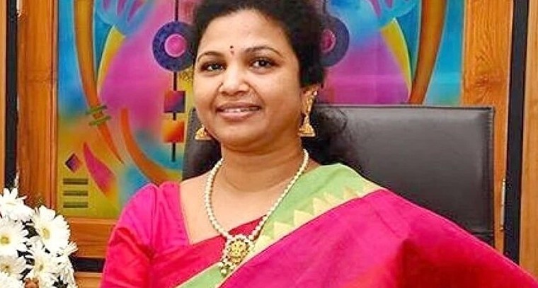 వైసీపీ మాజీ ఎంపీ బుట్టా రేణుకకు షాక్.. రూ. 782 కోట్ల బకాయిల కోసం రంగంలోకి ఎల్ఐసీ

