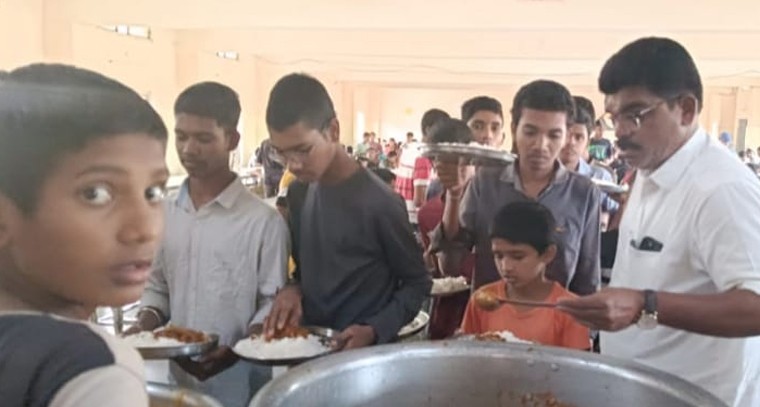 విద్యార్థులకు పౌష్టికరమైన భోజనం అందించాలి

