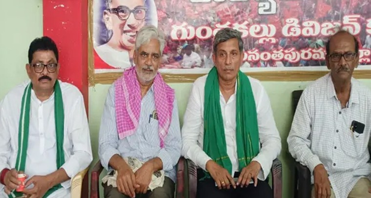రికార్డు నెలకొల్పిన ఫుట్ బాల్ అభిమాని