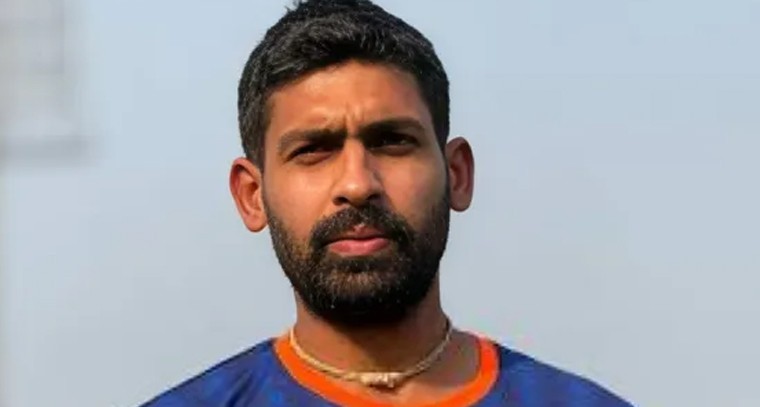 ముంబై ఇండియన్స్‌లోకి కొత్త స్పిన్నర్ రఘు శర్మ

