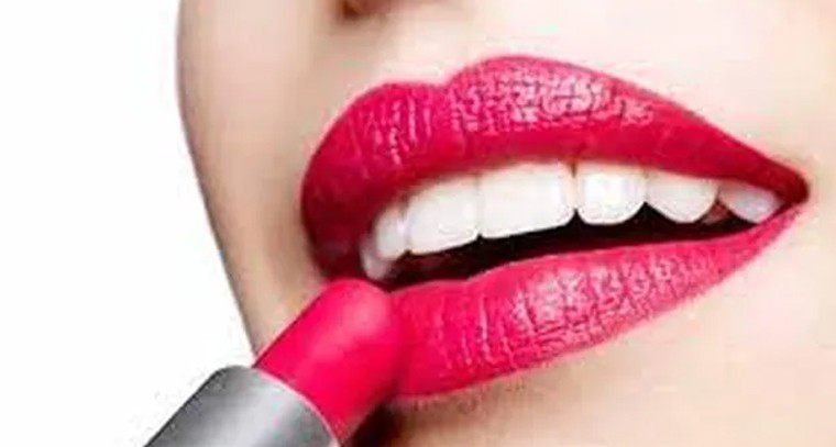 లిప్ స్టిక్ వాడుతున్నారా?


