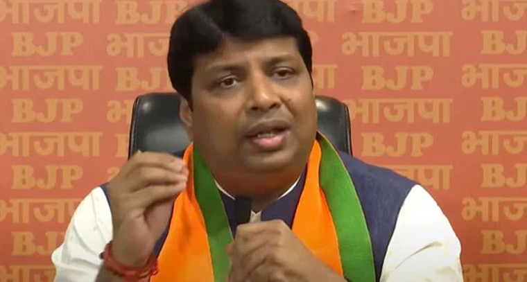 భక్తిశ్రద్ధలతో శ్రీరామ భక్తాంజనేయ మందిరాల్లో పూజలు