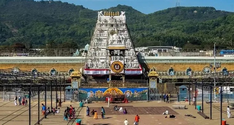 శ్రీవారి దర్శనానికి 10 గంటల సమయం

