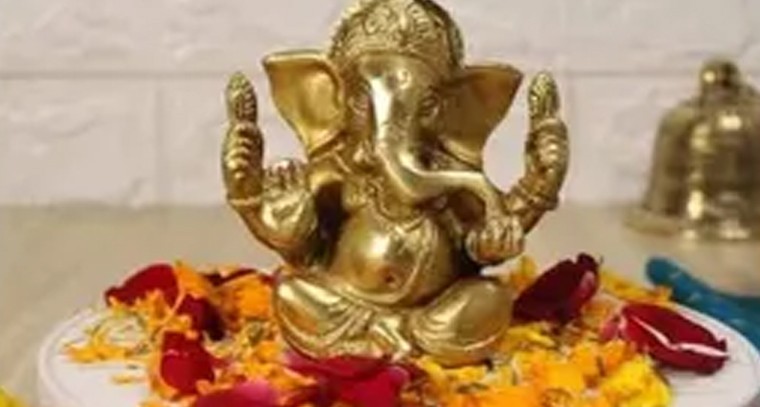 ఇంట్లో గణపతి చిత్రం ఏ దిక్కున ఉండాలి?

