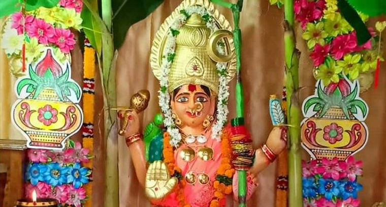 పైడితల్లి అలంకరణలో రాజమ్మతల్లి