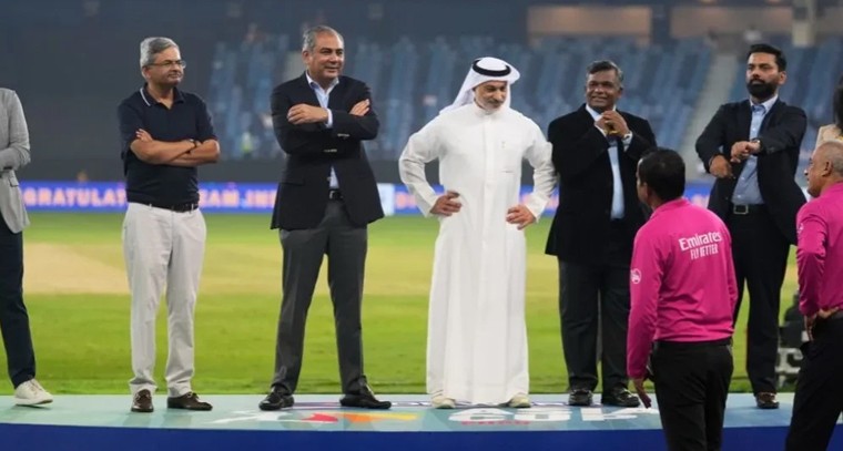 ఆసియా కప్ ట్రోఫీ వివాదం.. బీసీసీఐకి క్షమాపణ చెప్పిన నఖ్వీ – కానీ షరతుతోనే ట్రోఫీ రిటర్న్!

