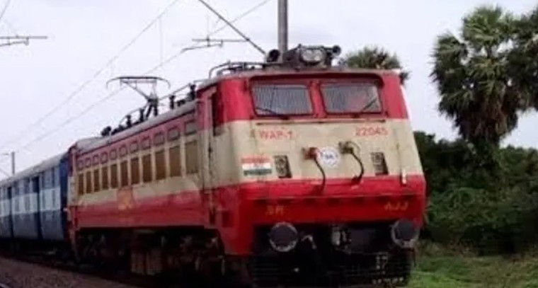 సంజూ శాంసన్‌కు అన్యాయం చేశారు: పాక్ మాజీ క్రికెటర్