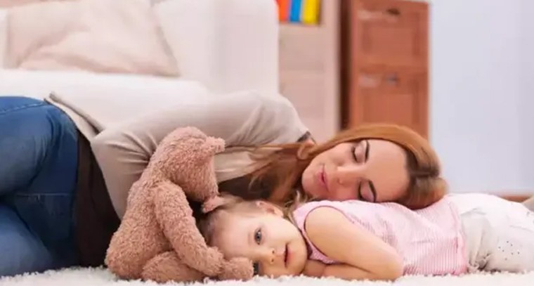 నేలపై పడుకుంటే ఎన్నో లాభాలు..

