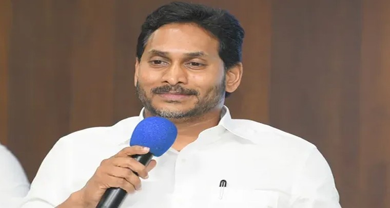 మంచం మీద భోజనం చేయడం ఎందుకు హానికరం?

