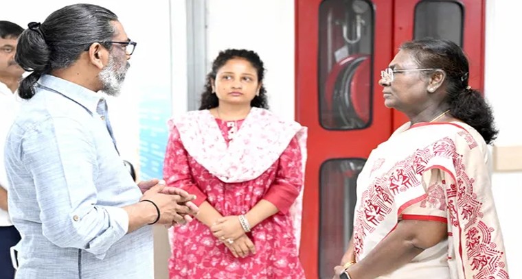 శిబు సోరెన్‌ను పరామర్శించిన రాష్ట్రపతి ద్రౌపదీ ముర్ము

