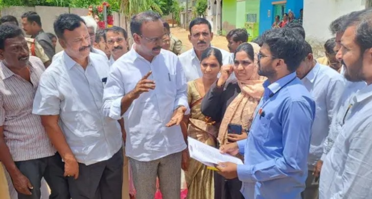 పేట వెంకటరమణ స్వామికి ప్రాకారోత్సవం