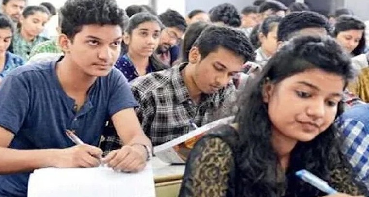 ఏపీ గ్రామీణ్ బ్యాంక్‌లో భారీ అవకాశం.. ఫైనాన్షియల్ లిటరసీ కౌన్సిలర్ ఉద్యోగాలకు రేపే చివరి ఛాన్స్!

