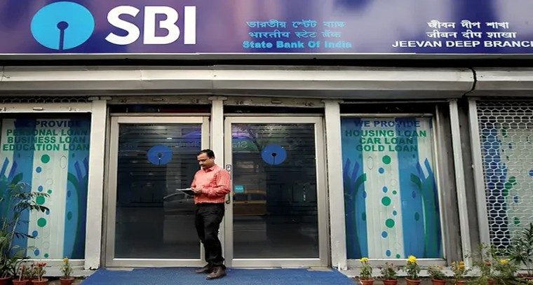 SBI కస్టమర్లకు షాక్: ఫిక్స్‌డ్ డిపాజిట్ వడ్డీ రేట్లు తగ్గింపు

