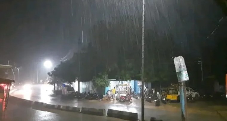 స్మార్ట్​వాచ్​లోనే ఇయర్ బడ్స్