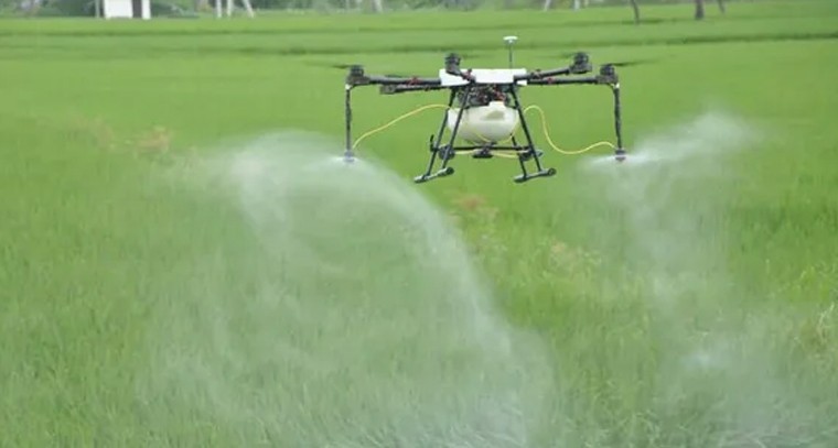 వ్యవసాయానికి ఉపయోగించే డ్రోన్.. ఖరీదు ఎంతో తెలుసా..!

