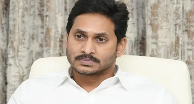 మీరు బజాజ్ ప్లాటినా 100 కొనుగోలు చేయబోతున్నారా? అయితే ఇవి తెలుసుకోండి..!


