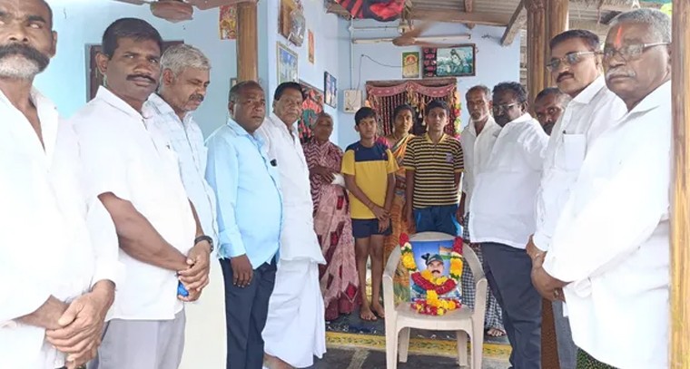 పలు టిటిడి ట్ర‌స్టులకు విరాళం