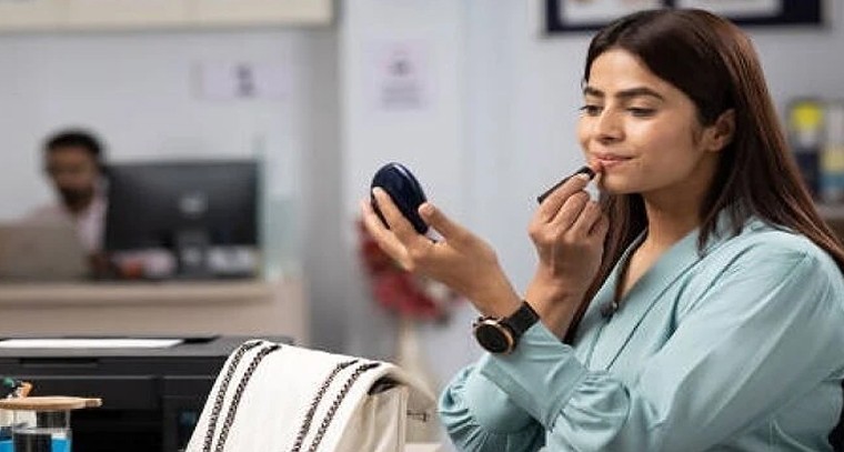 లిప్‌స్టిక్ ప్రియులకు హెచ్చరిక.. అందం వెనుక దాగున్న అనారోగ్య రహస్యాలు

