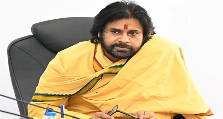 టాస్ గెలిచి ఫీల్డింగ్ ఎంచుకున్న ఢిల్లీ