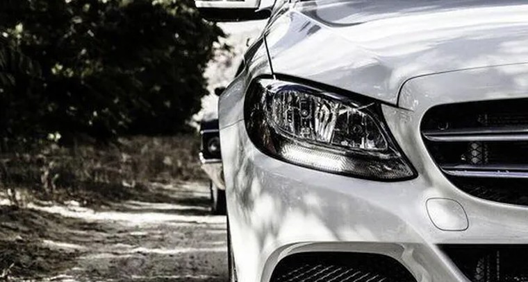 పాత కార్లు వద్దు.. కొత్త కార్లే ముద్దు

