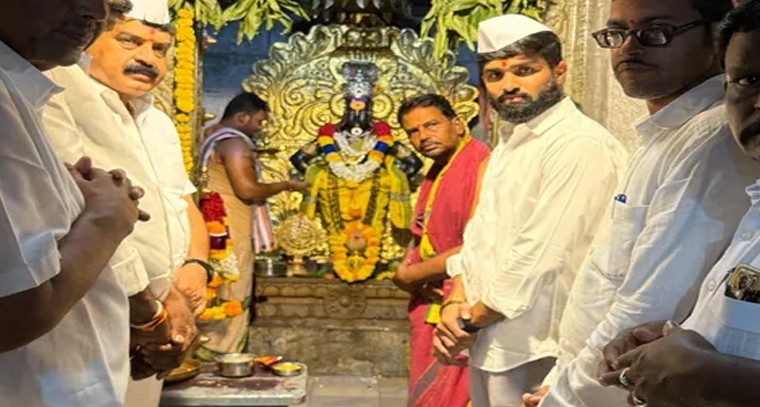 శ్రద్ధాభక్తులతో పాండురంగస్వామిని దర్శించిన ప్రజా ప్రతినిధులు

