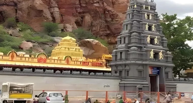 గండి ఆలయ సహాయ కమిషనర్ వెంకటసుబ్బయ్య

