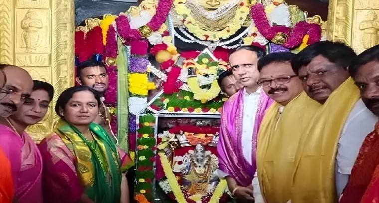 సుబ్రహ్మణ్యం స్వామిని దర్శించుకున్న పరిటాల సునీత

