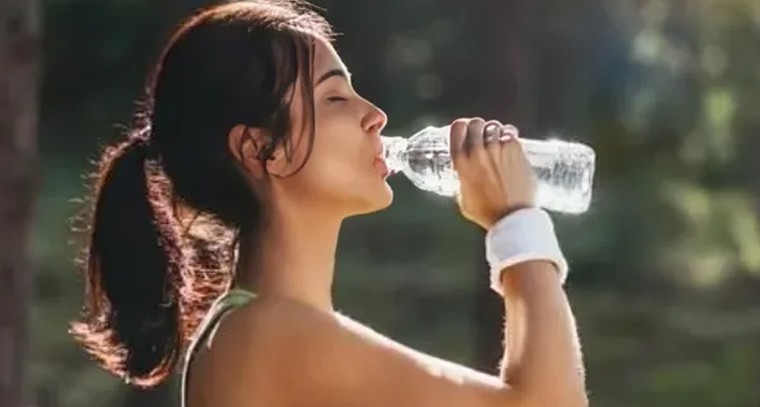 వాటర్ ఎక్కువగా తాగితే ప్రాణాలు గాల్లోకే!

