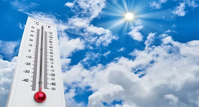 తెలుగు రాష్ట్రాల్లో అటు ఎండలు.. ఇటు వర్షాలు

