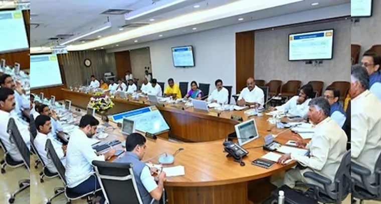 భారీ అగ్నిప్రమాదం.. 16 మంది మృతి


