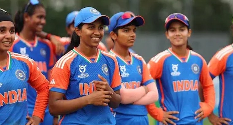 ఇంగ్లాండ్ తో సెమీస్.. భారత్ లక్ష్యం 114 పరుగులు

