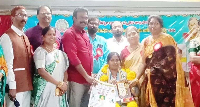 ప్రసిద్ధ గవిసిద్దేశ్వర స్వామి ఆలయంలో ప్రత్యేక పూజలు

