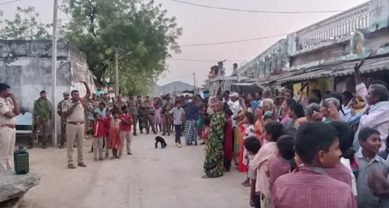 అంగరంగ వైభవంగా లక్ష్మీ నరసింహ స్వామి రథోత్సవం