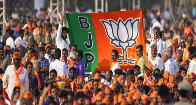 పెదవులు అందంగా ఉండాలంటే ఇలా చేయండి