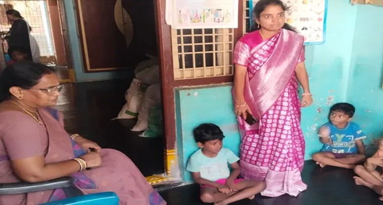 ఘనంగా పాలకొల్లు శ్రీ దేశాలమ్మ అమ్మ వారి మహా అన్నసమారాధన