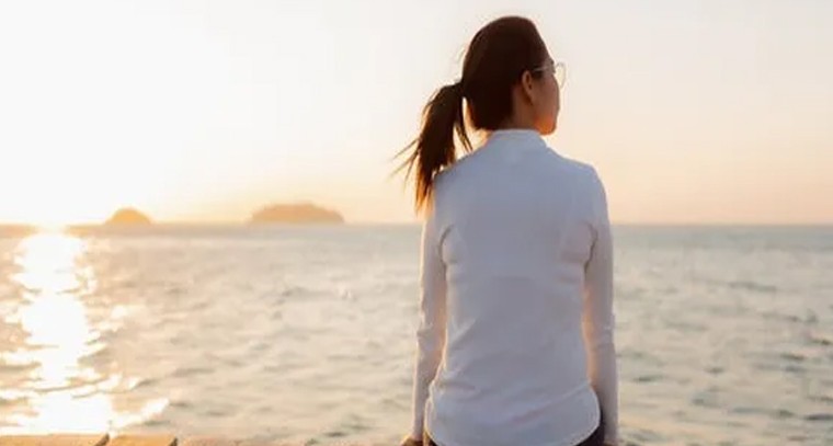 ఒంటరిగా ఉండటం తప్పు కాదు.. నేటి మహిళల కొత్త జీవన దృక్కోణం

