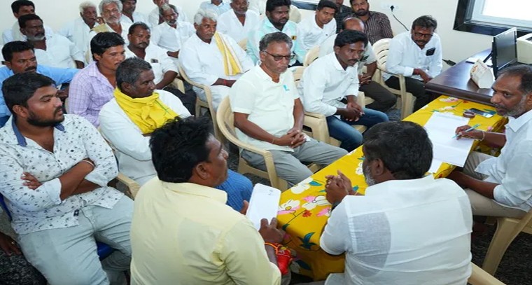 భారీ లాభాల దిశగా స్టాక్ మార్కెట్లు

