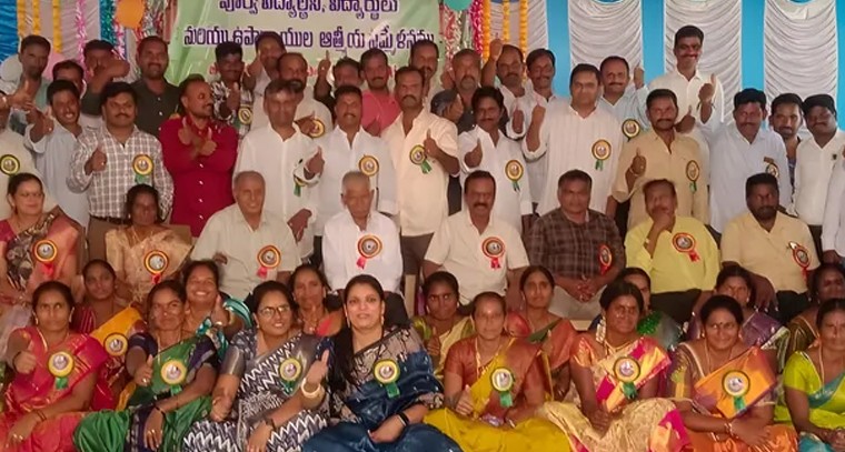 SRHvsKKR: టాస్ గెలిచి బ్యాటింగ్ ఎంచుకున్న హైదరాబాద్