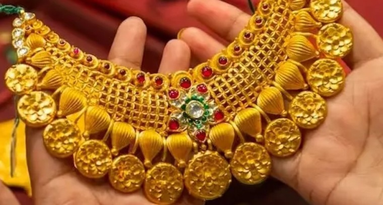 తగ్గిన బంగారం, వెండి ధరలు

