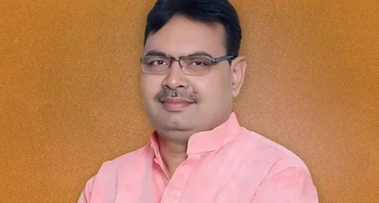 సరస్వతి అమ్మవారికి విశేష అభిషేకార్చనలు