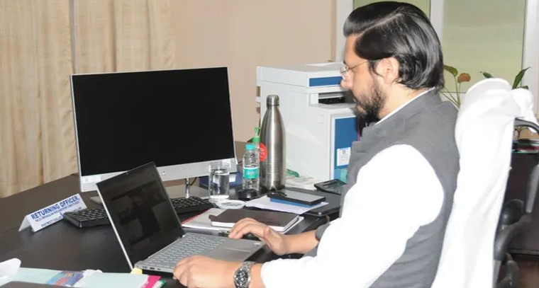 నోటీసులు ఇవ్వకుండా ఓట్లు తొలగిస్తున్నారు: బీజేపీ నాయకులు