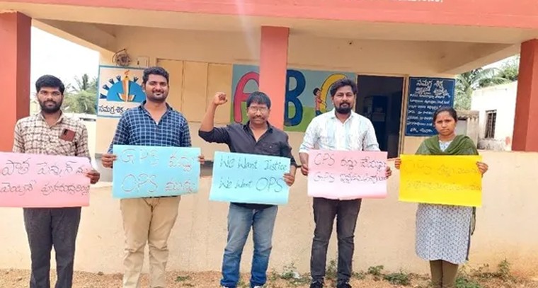 మహానంది గోశాలకు పశుగ్రాసం విరాళం