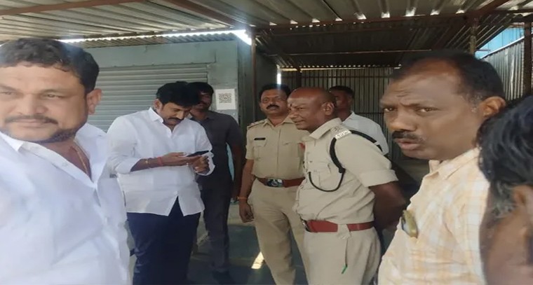 మాజీ ఎమ్మెల్యే తోపుదుర్తి ప్రకాష్ రెడ్డి అరెస్టు

