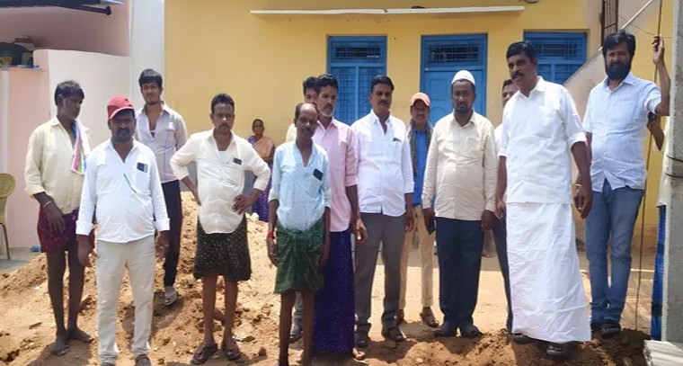 ఎంపీ నిధులతో సీసీ రోడ్లు ప్రారంభం

